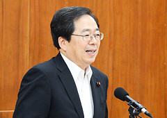 質問する斉藤鉄夫 質問する斉藤鉄夫