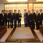 岸田外相への要望に出席した 斉藤鉄夫(左から6人目)